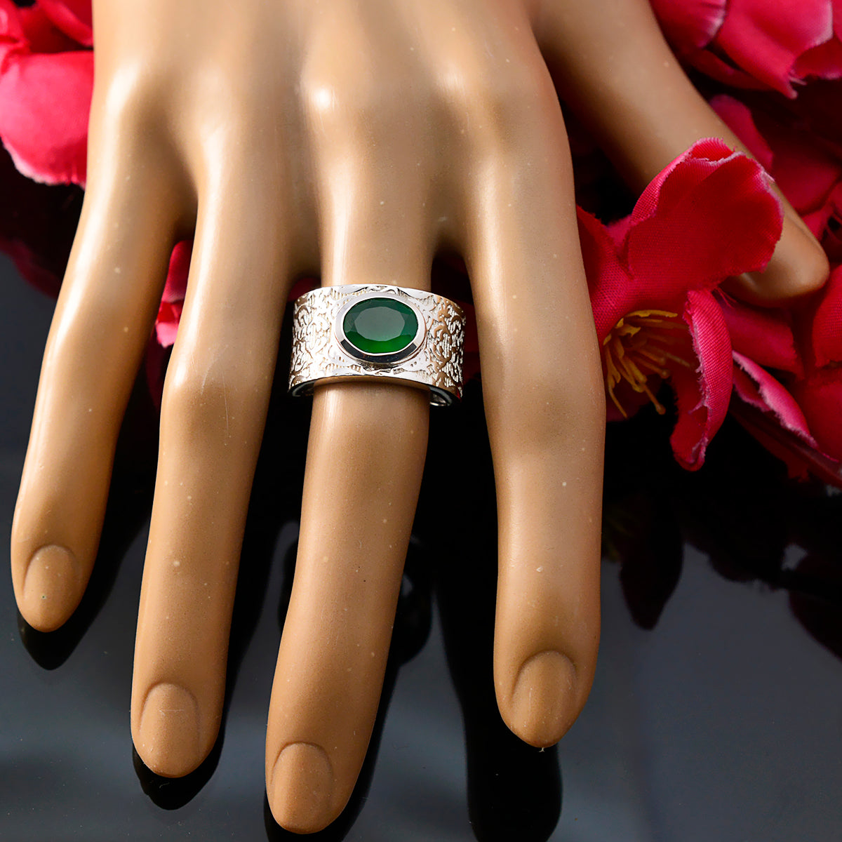 Green Onyx Solitaire Indian 92.5 Silver Green Gems Essential  Art Deco Ring Jewellery