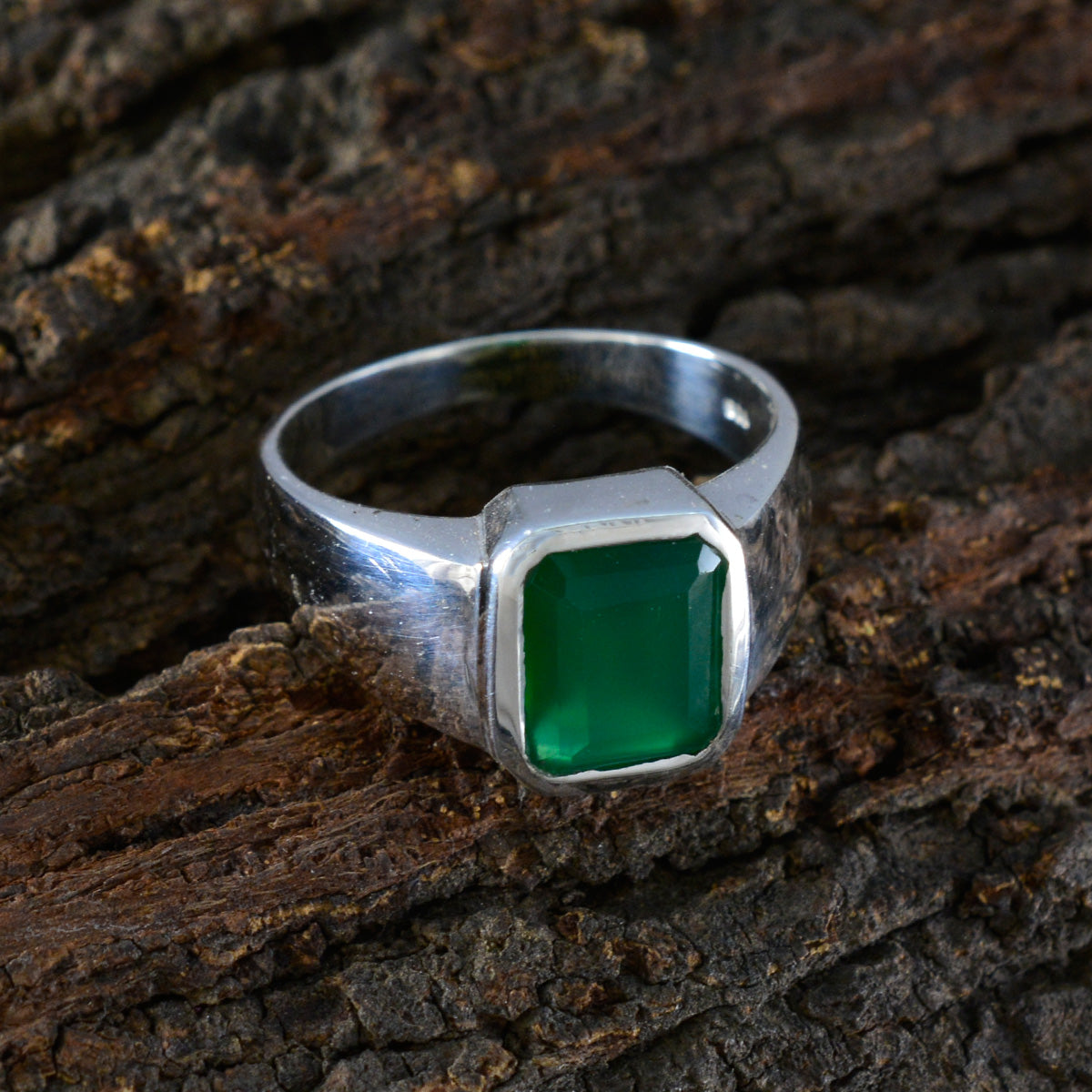 Green Onyx Solitaire Indian 925 Sterling Silver Green Gemstones Eye catching Trendy Ring Jewellery
