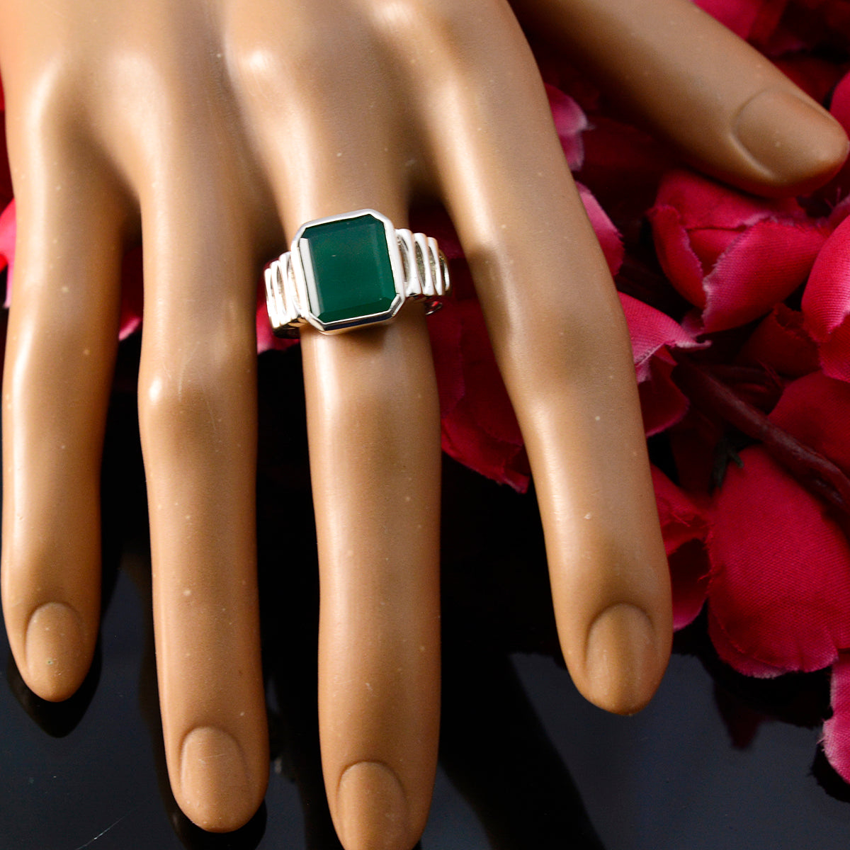 Green Onyx Solitaire Moroccan 925 Sterling Silver Green Gems Mid weight Signet Ring Jewellery