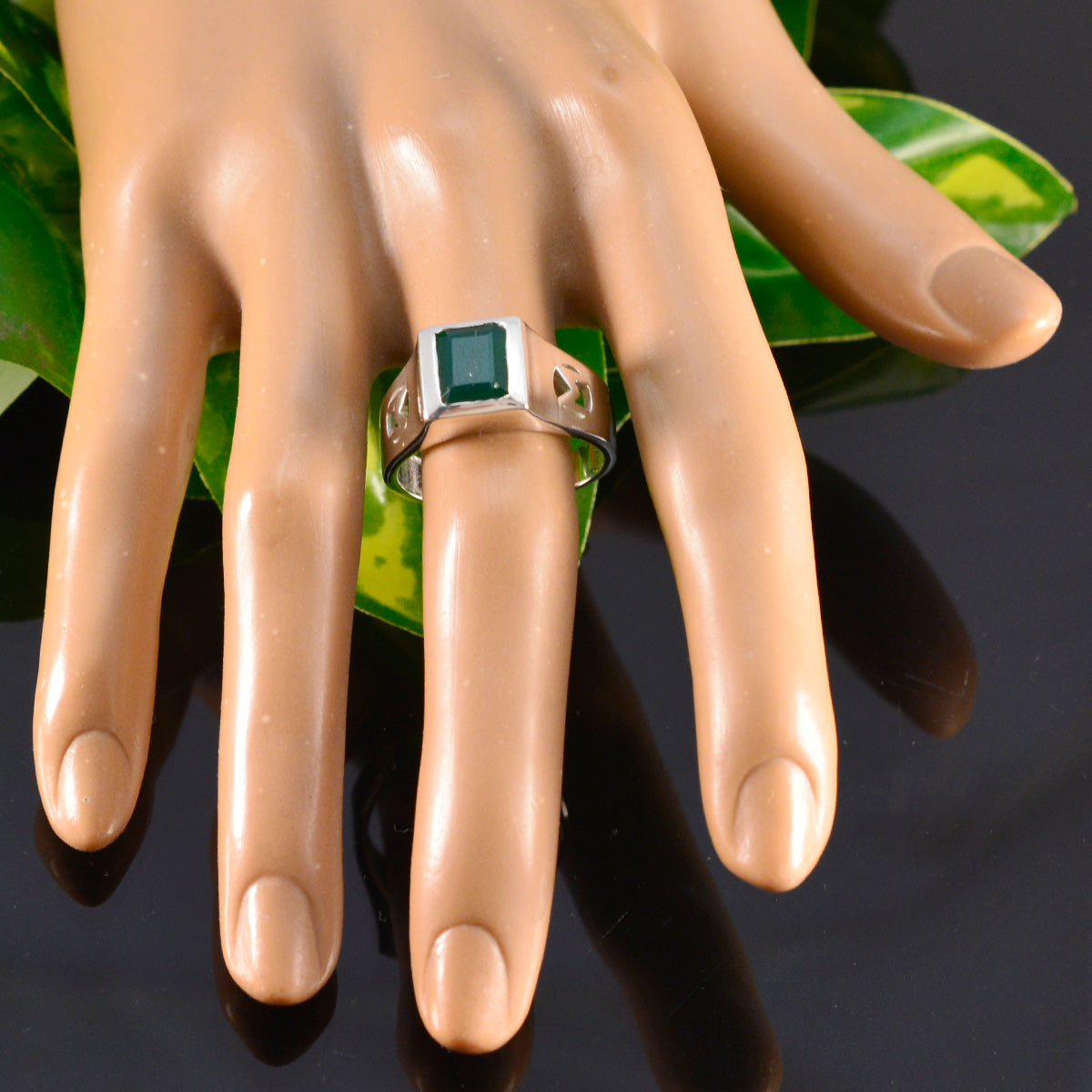 Green Onyx Solitaire Indian 92.5 Silver Green Gemstone Versatile Modern Ring Jewellery