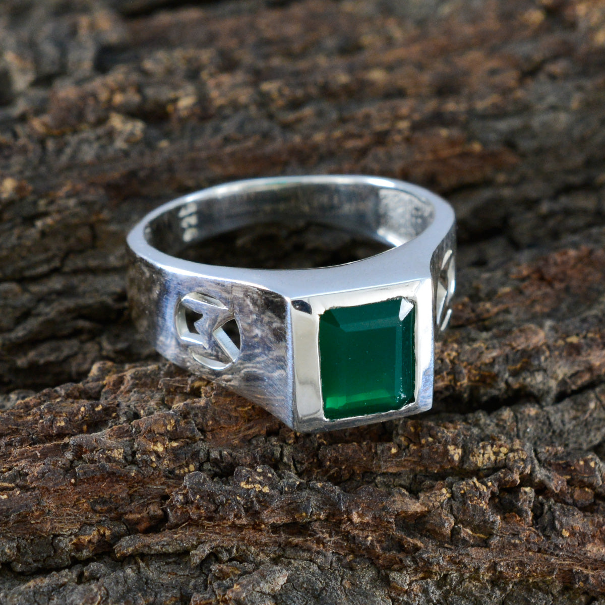 Green Onyx Solitaire Indian 92.5 Silver Green Gemstone Versatile Modern Ring Jewellery