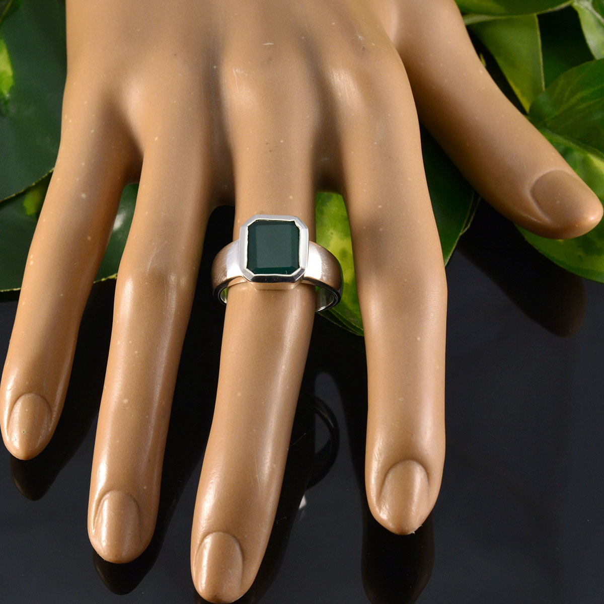 Green Onyx Solitaire French 92.5 Silver Green Gems Eye catching Trendy Ring Jewelry