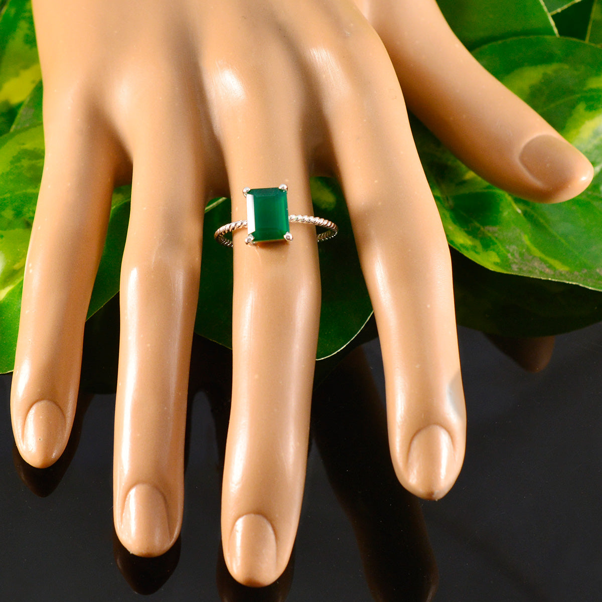 Green Onyx Solitaire Japanese 925 Silver Green Gems Delicate Twist Ring Jewelry