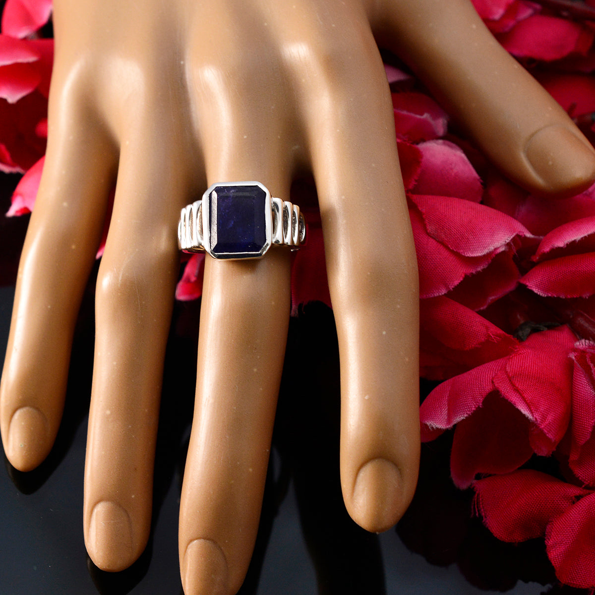 Indian Blue Sapphire Solitaire Egyptian Silver Blue Gemstone Mid weight Signet Ring Jewelry