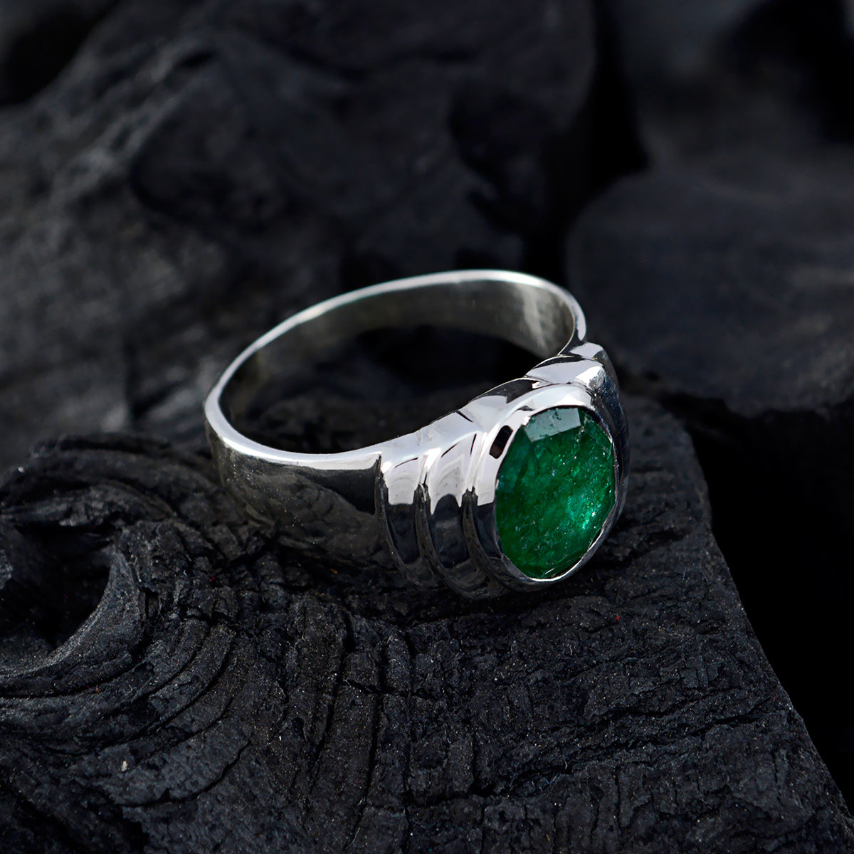 Indian Emerald Solitaire African 925 Silver Green Gemstones Eye catching propsel Ring Jewellery