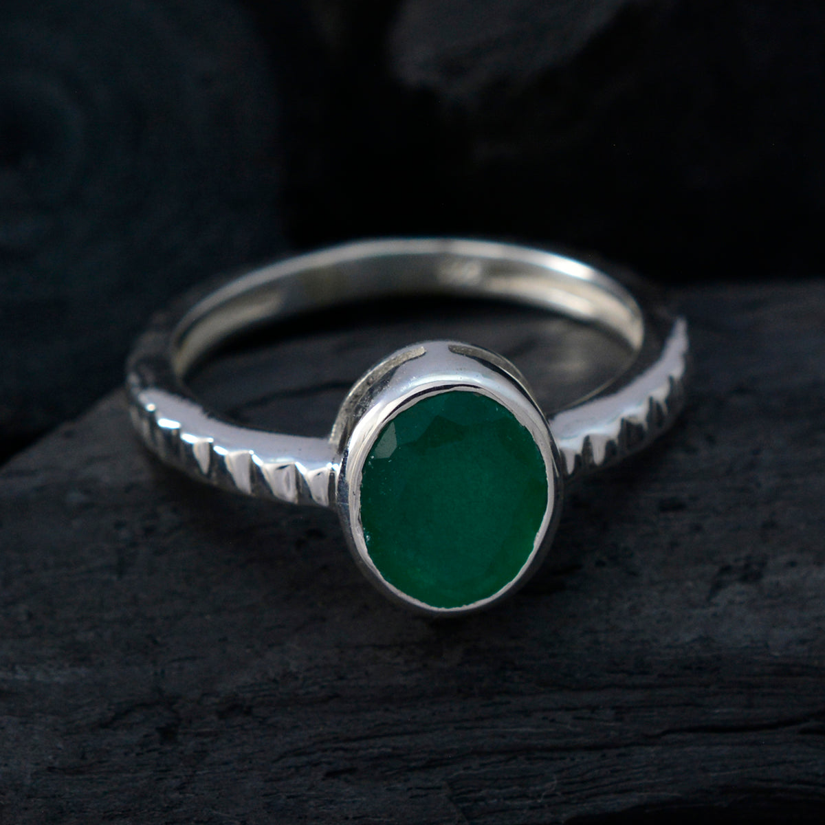 Indian Emerald Solitaire Egyptian 925 Sterling Silver Green Gemstones Featherlight Traditional Ring Jewelry