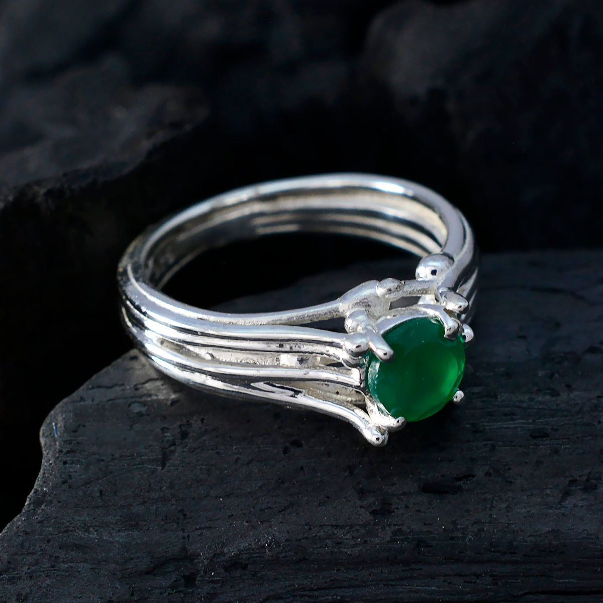 Indian Emerald Solitaire German 92.5 Silver Green Gemstone Classic Luxurious Ring Jewelry