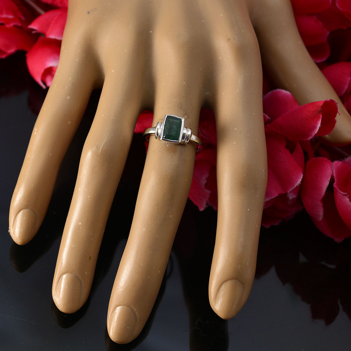 Indian Emerald Solitaire Japanese 925 Silver Green Gemstones Dainty Graceful Ring Jewellery