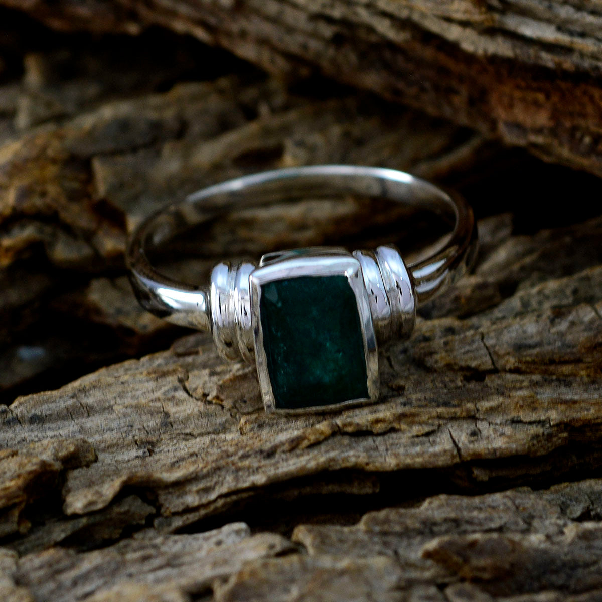 Indian Emerald Solitaire Japanese 925 Silver Green Gemstones Dainty Graceful Ring Jewellery