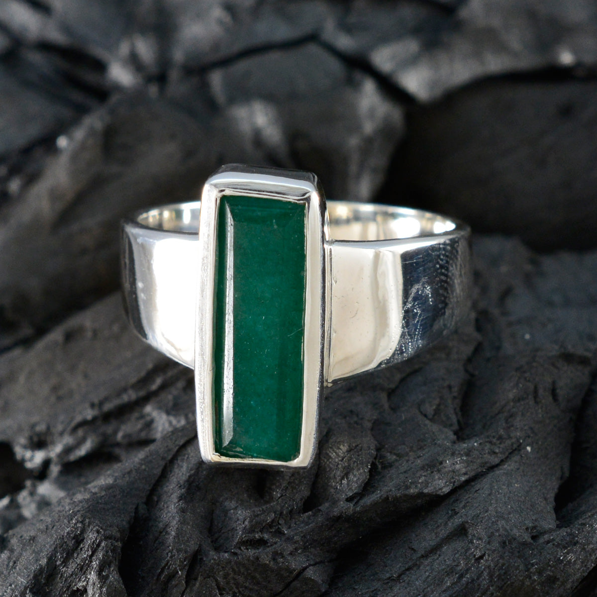 Indian Emerald Solitaire Indian Silver Green Gemstone Eye catching Trendy Ring Jewellery