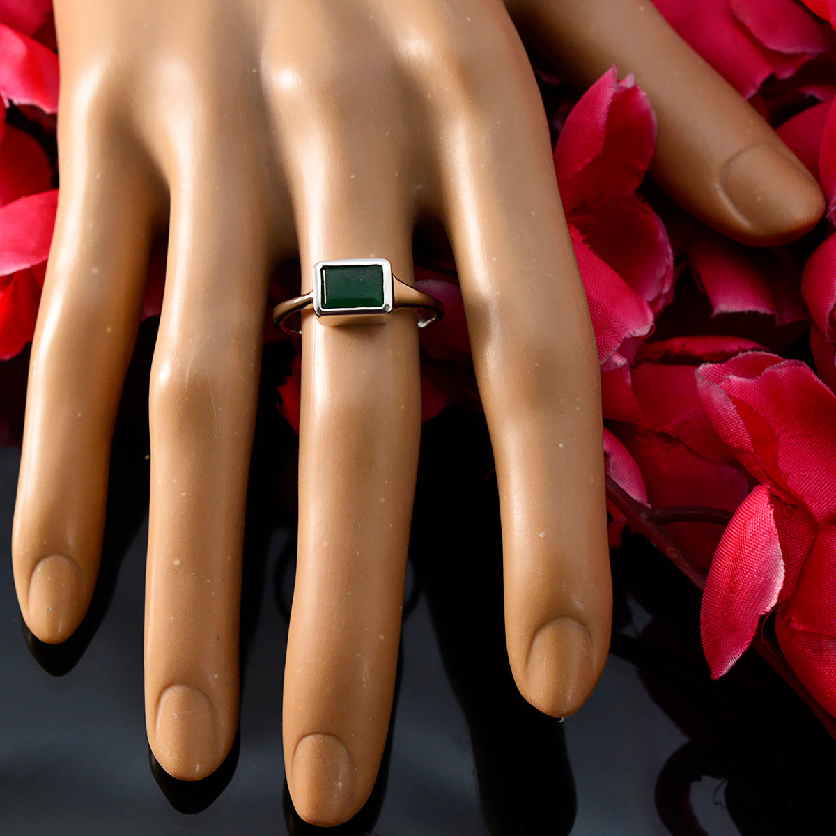 Indian Emerald Solitaire Egyptian 925 Sterling Silver Green Gemstone Featherlight Feminine Ring Jewellery