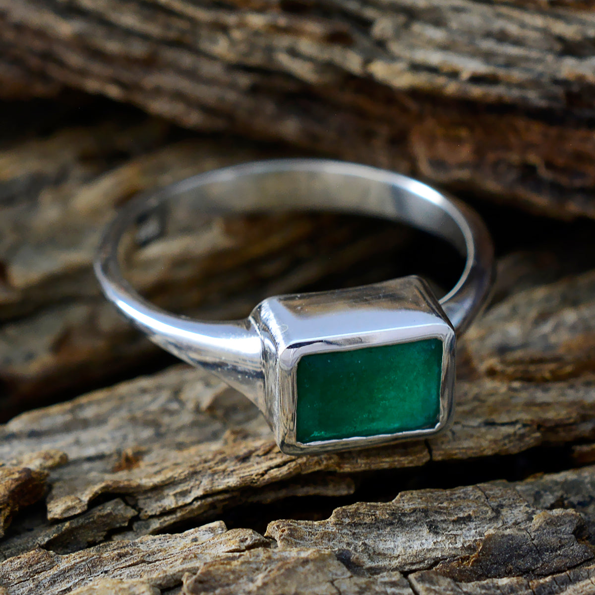 Indian Emerald Solitaire Egyptian 925 Sterling Silver Green Gemstone Featherlight Feminine Ring Jewellery