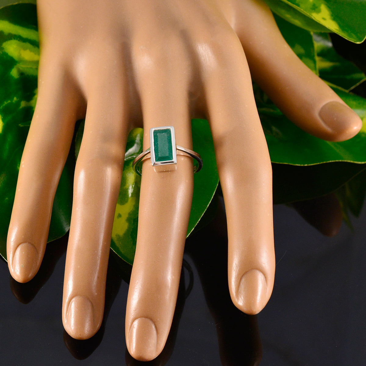 Indian Emerald Solitaire Russian 925 Sterling Silver Green Gems Slim Sophisticated Ring Jewelry