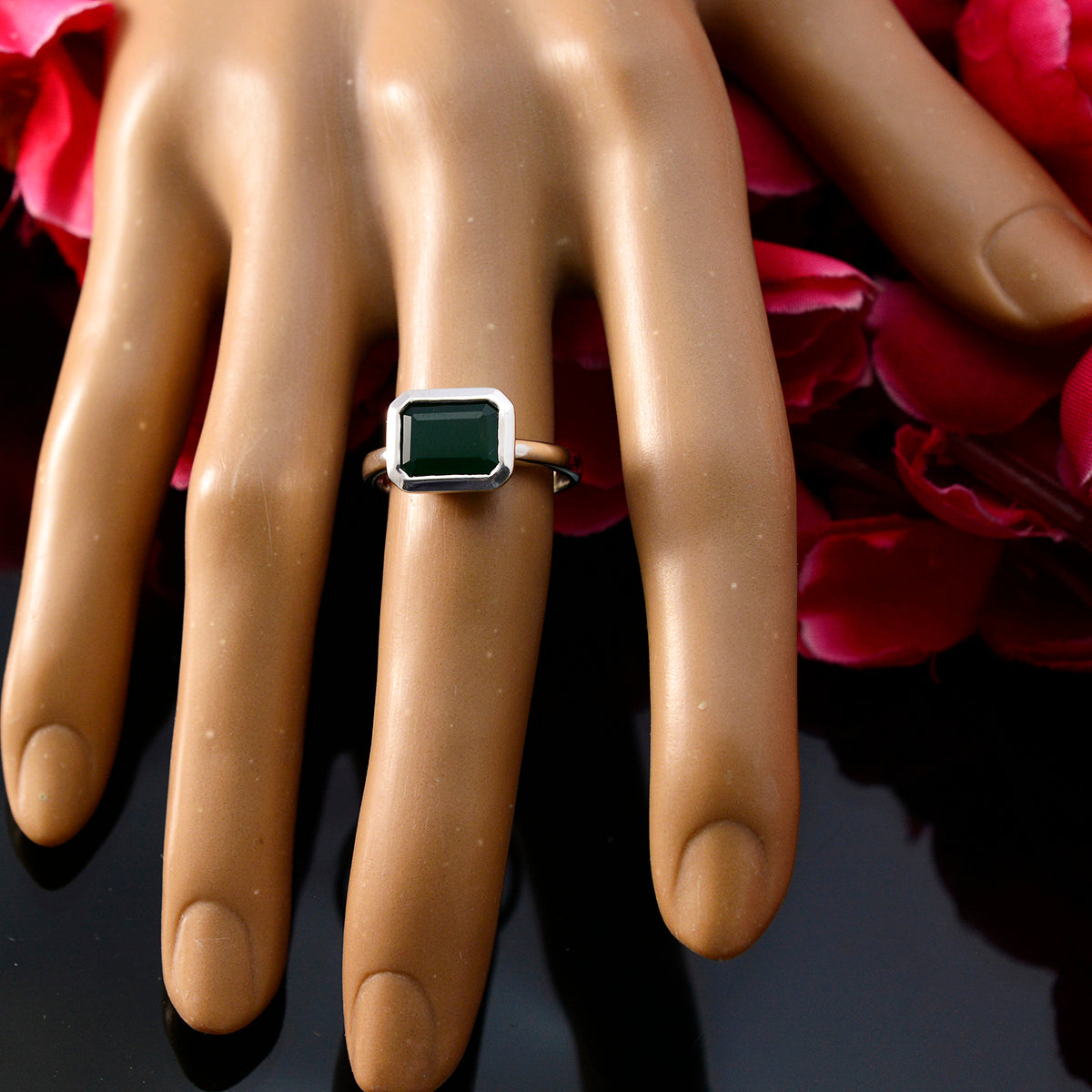 Indian Emerald Solitaire Moroccan Silver Green Gemstone Tiny Contemporary Ring Jewelry
