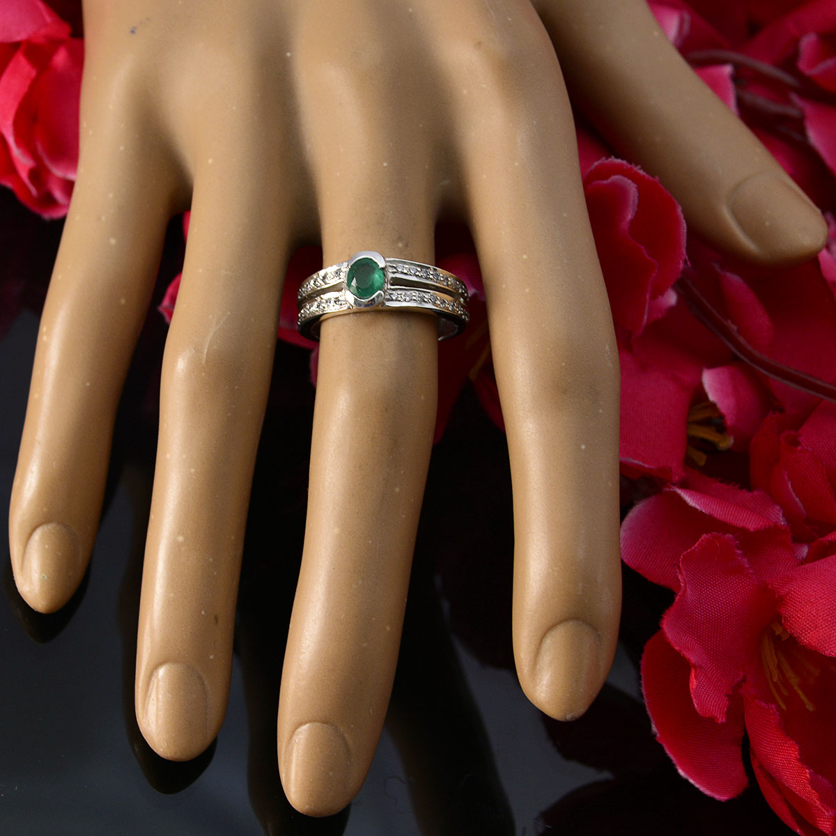 Indian Emerald Halo African 925 Silver Green Gems Featherlight Modern Ring Jewellery