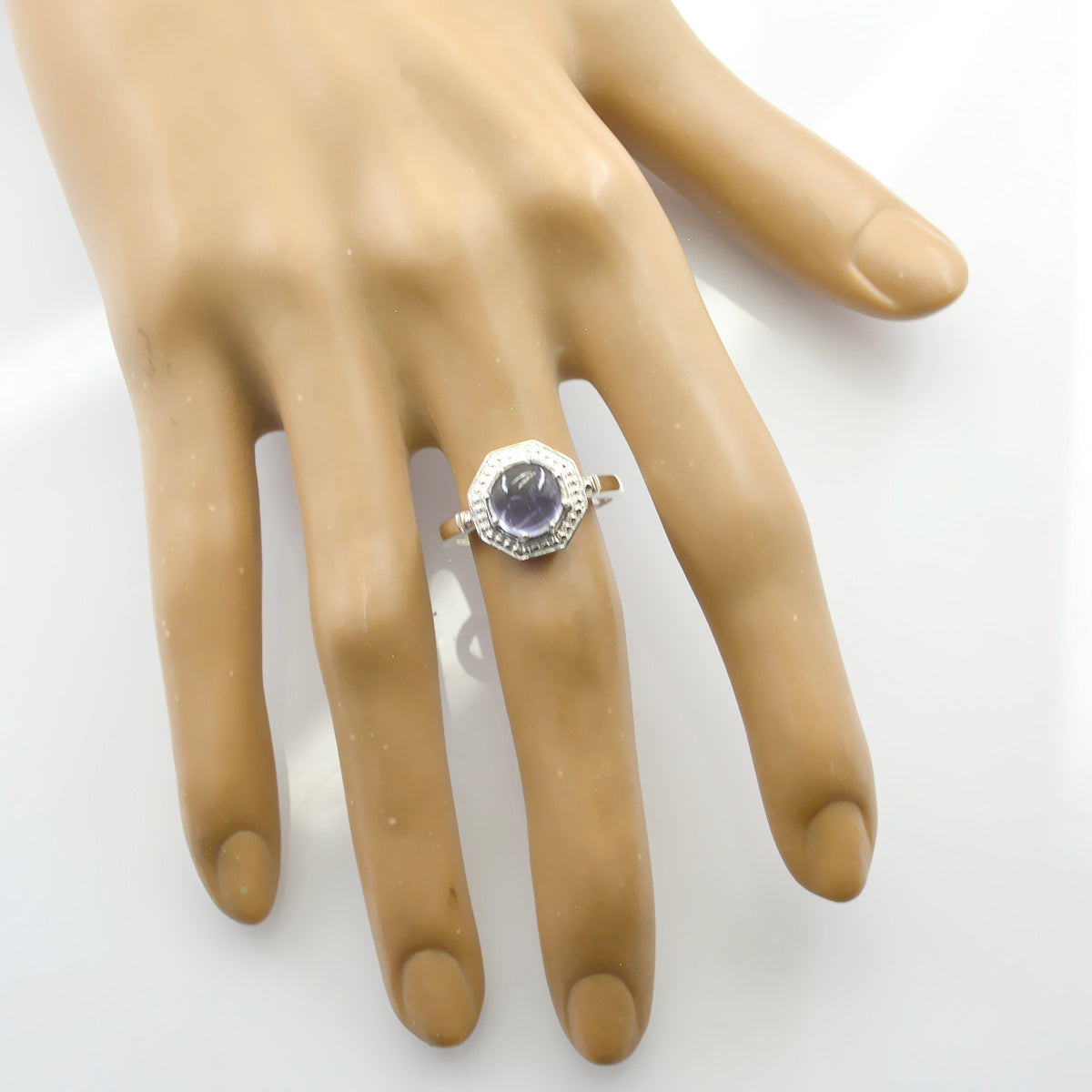 Bague luxueuse et ultra-fine en argent américain avec solitaire iolite et pierre précieuse bleue Image secondaire du produit