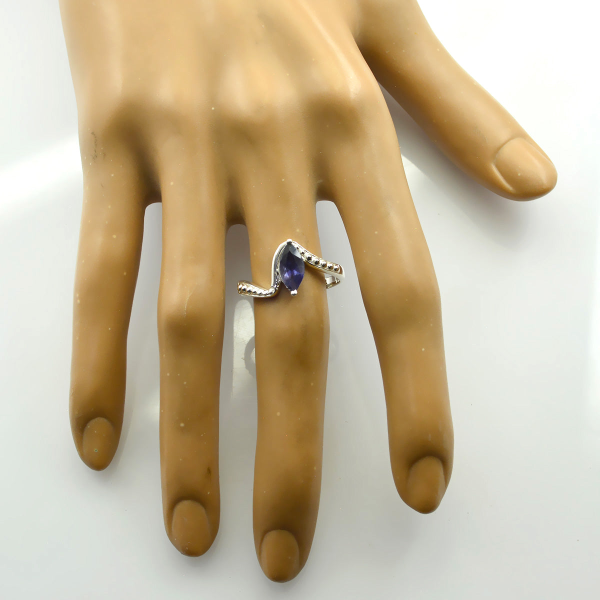 Anello alla moda sottile con gemme blu in argento 925 turco e solitario in iolite Immagine secondaria del prodotto