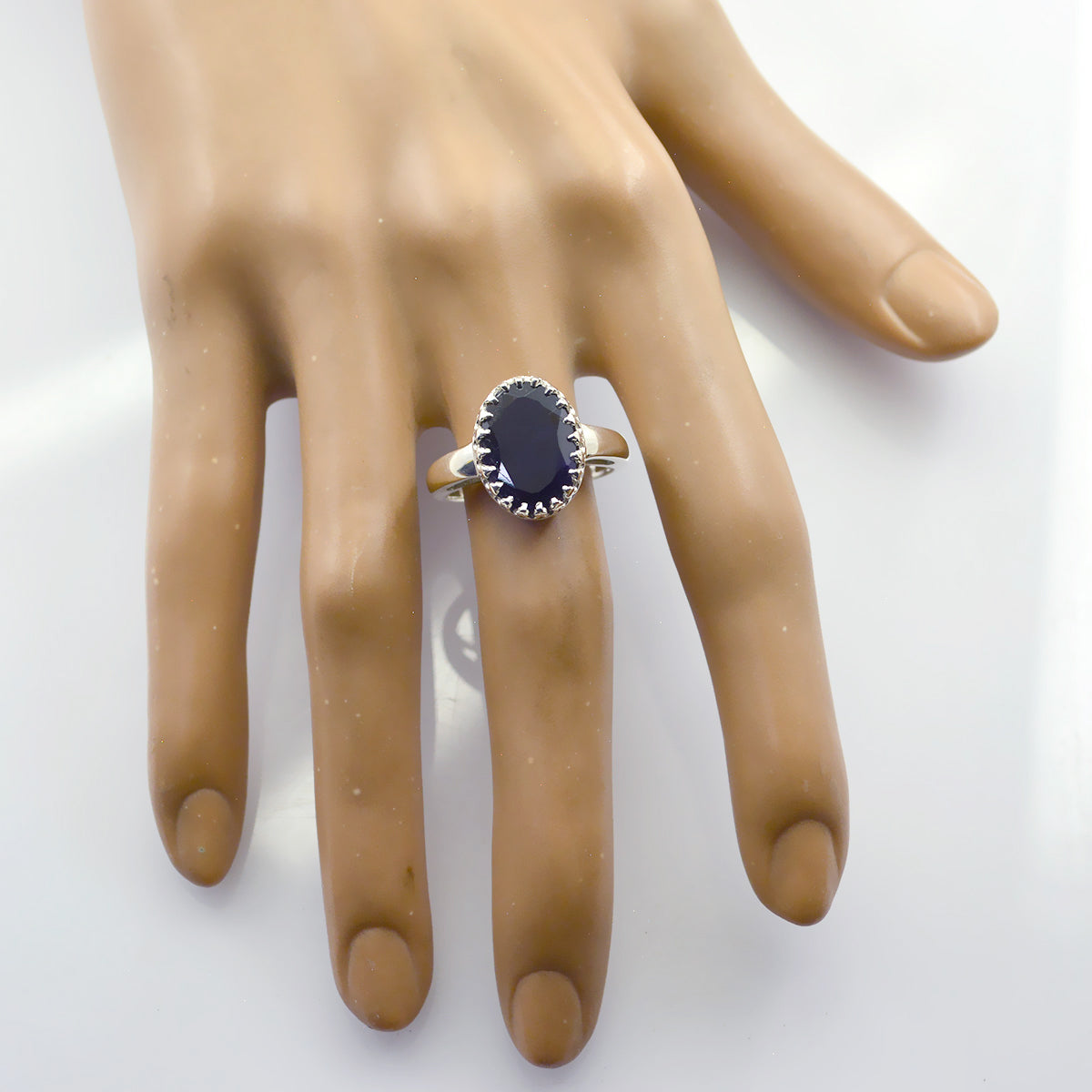 Bague marocaine traditionnelle minimaliste en argent sterling avec solitaire iolite et pierre précieuse bleue Image secondaire du produit