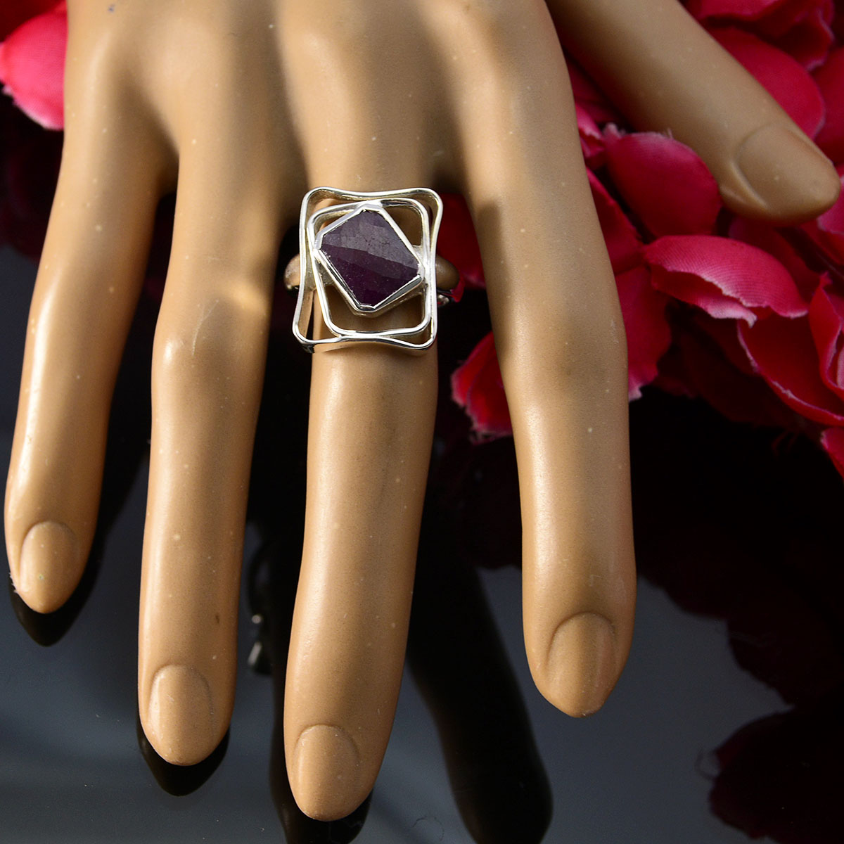 Indian Ruby Solitaire Indian 925 Silver Red Gemstones Mid weight Signet Ring Jewelry