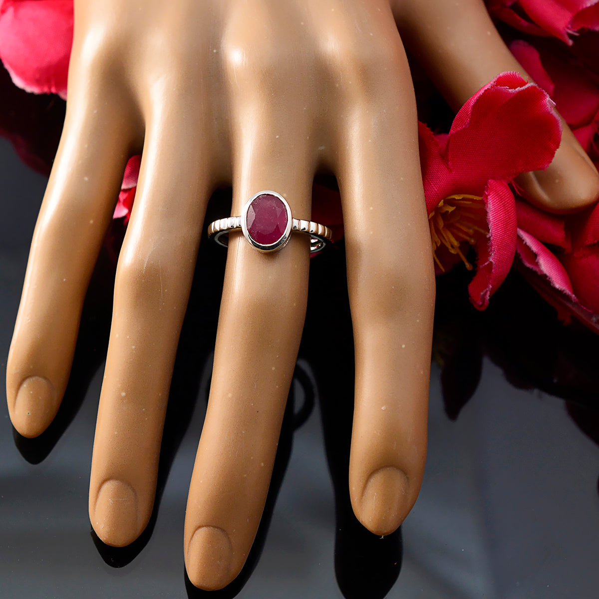 Indian Ruby Solitaire French Silver Red Gems Featherlight Ethnic Ring Jewellery