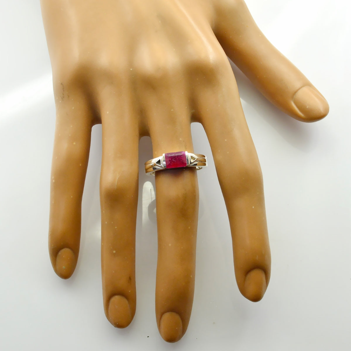 Bague fine et abstraite en argent sterling avec solitaire en rubis indien et pierre précieuse rouge égyptienne Image secondaire du produit