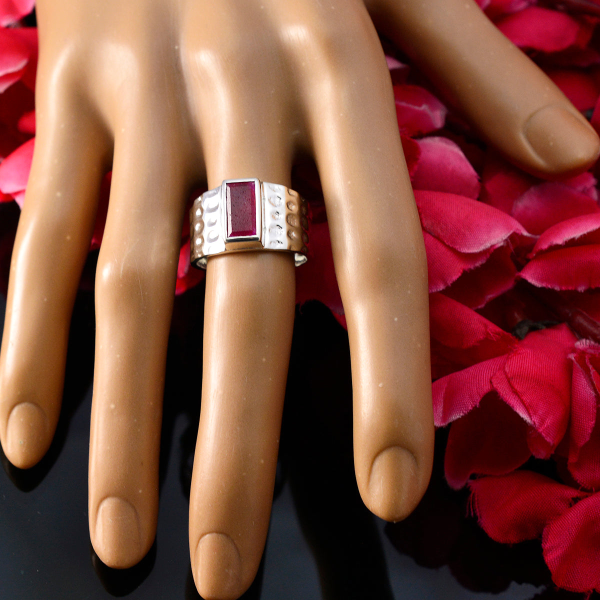 Indian Ruby Solitaire Egyptian 92.5 Silver Red Gemstones Mid weight Signet Ring Jewellery