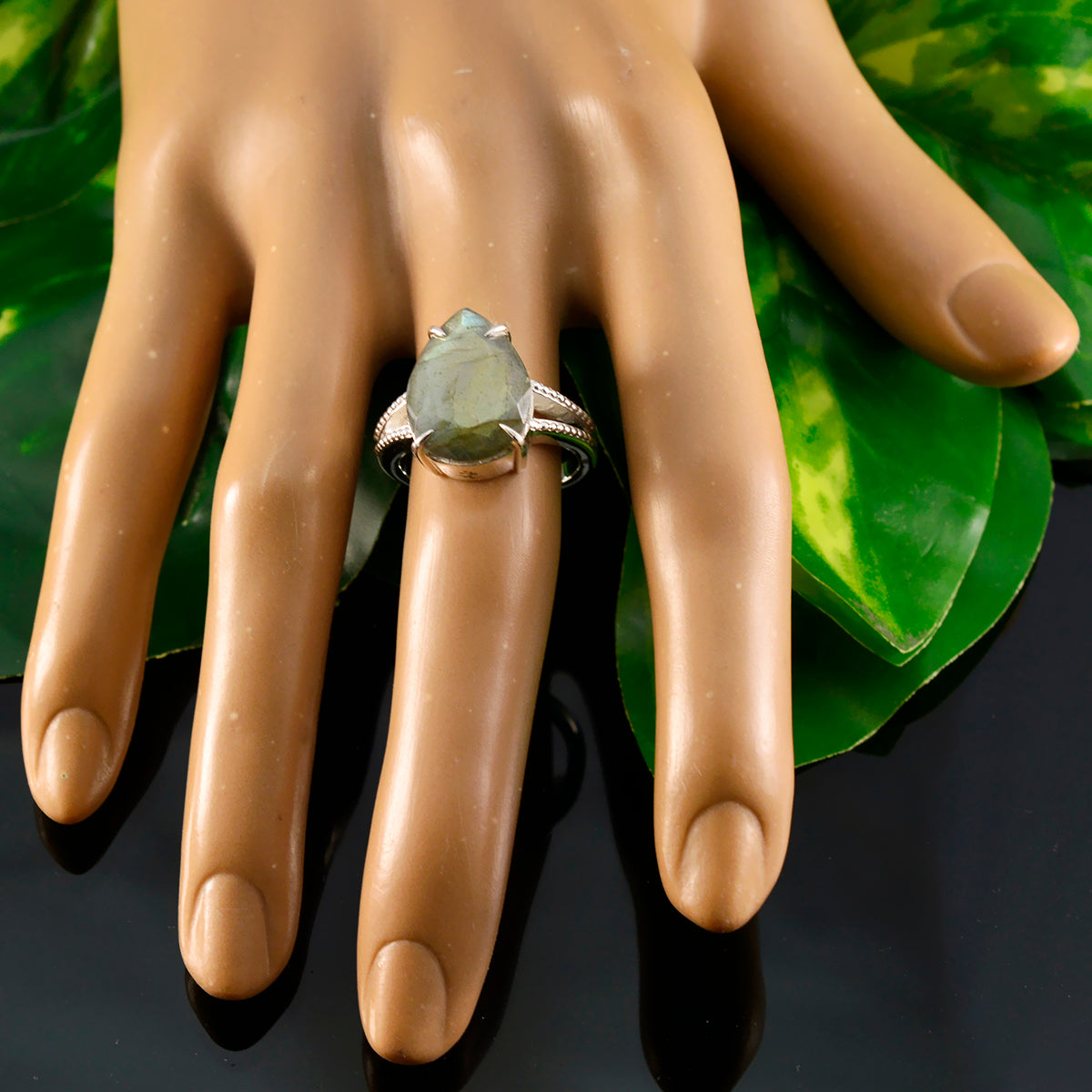 Labradorite Solitaire German 92.5 Silver Gray Gems Eye catching Romantic Ring Jewellery