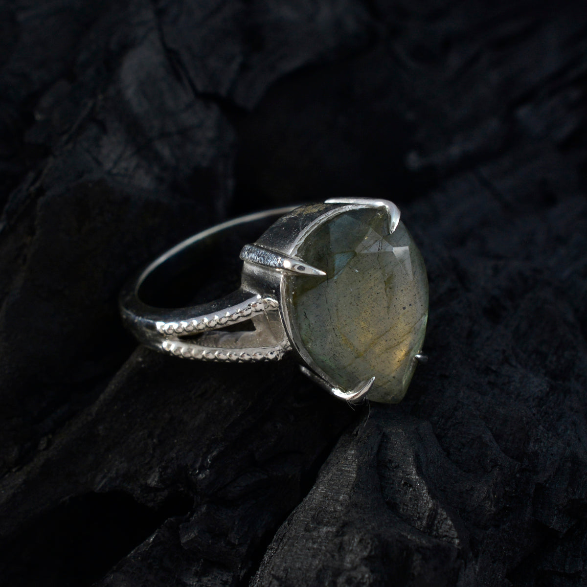Labradorite Solitaire German 92.5 Silver Gray Gems Eye catching Romantic Ring Jewellery