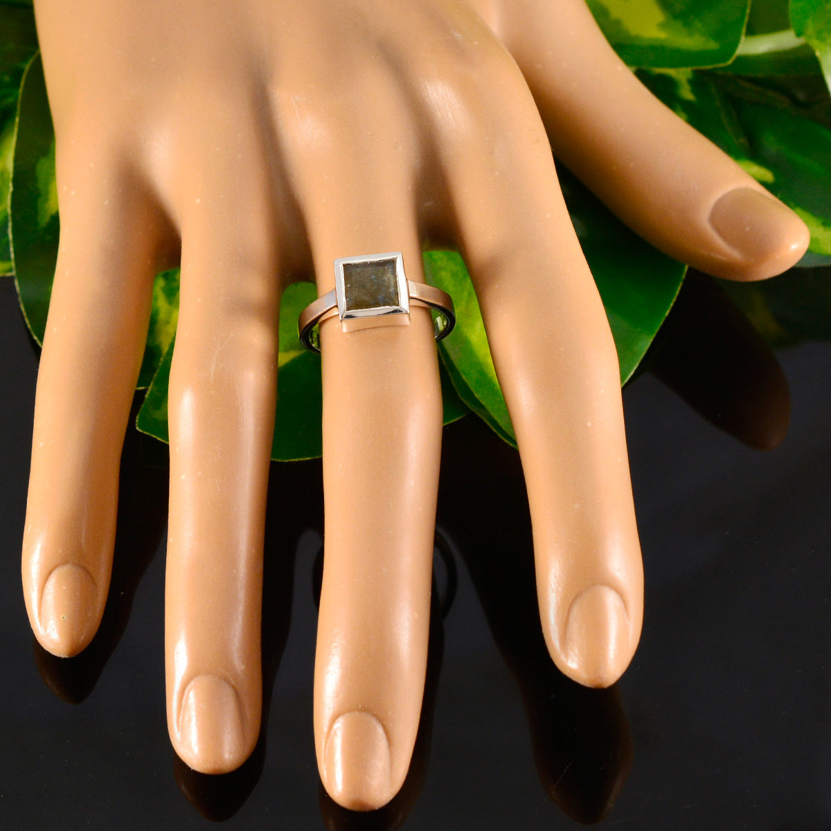 Labradorite Solitaire Egyptian Silver Gray Gemstone Featherlight Graceful Ring Jewellery