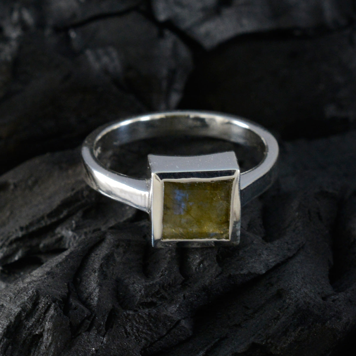 Labradorite Solitaire Egyptian Silver Gray Gemstone Featherlight Graceful Ring Jewellery