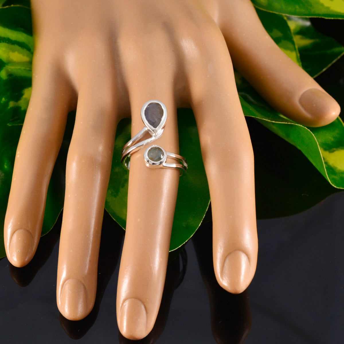 Labradorite Toi et Moi Indian 925 Sterling Silver Gray Gemstone Tiny Luxurious Ring Jewelry
