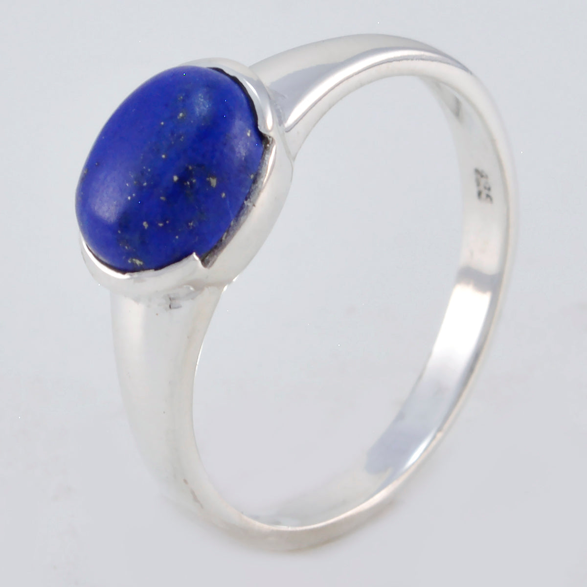 Bague délicate et abstraite en argent sterling avec solitaire en lapis-lazuli et pierres précieuses bleues Image secondaire du produit