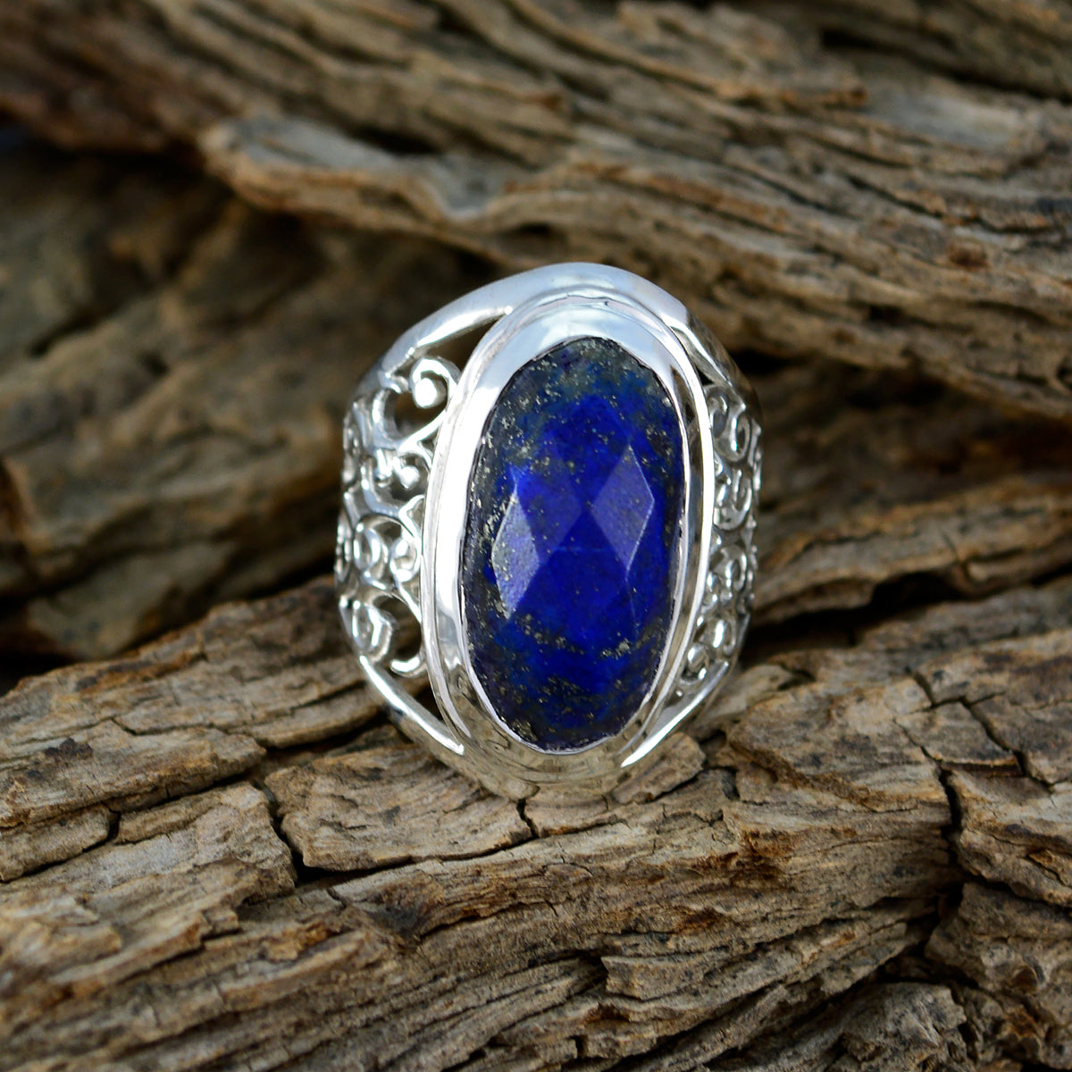 Aqua Chalcedony Solitaire Middle Eastern 92.5 Silver Green Gemstone Mid weight Filigree Ring Jewelry