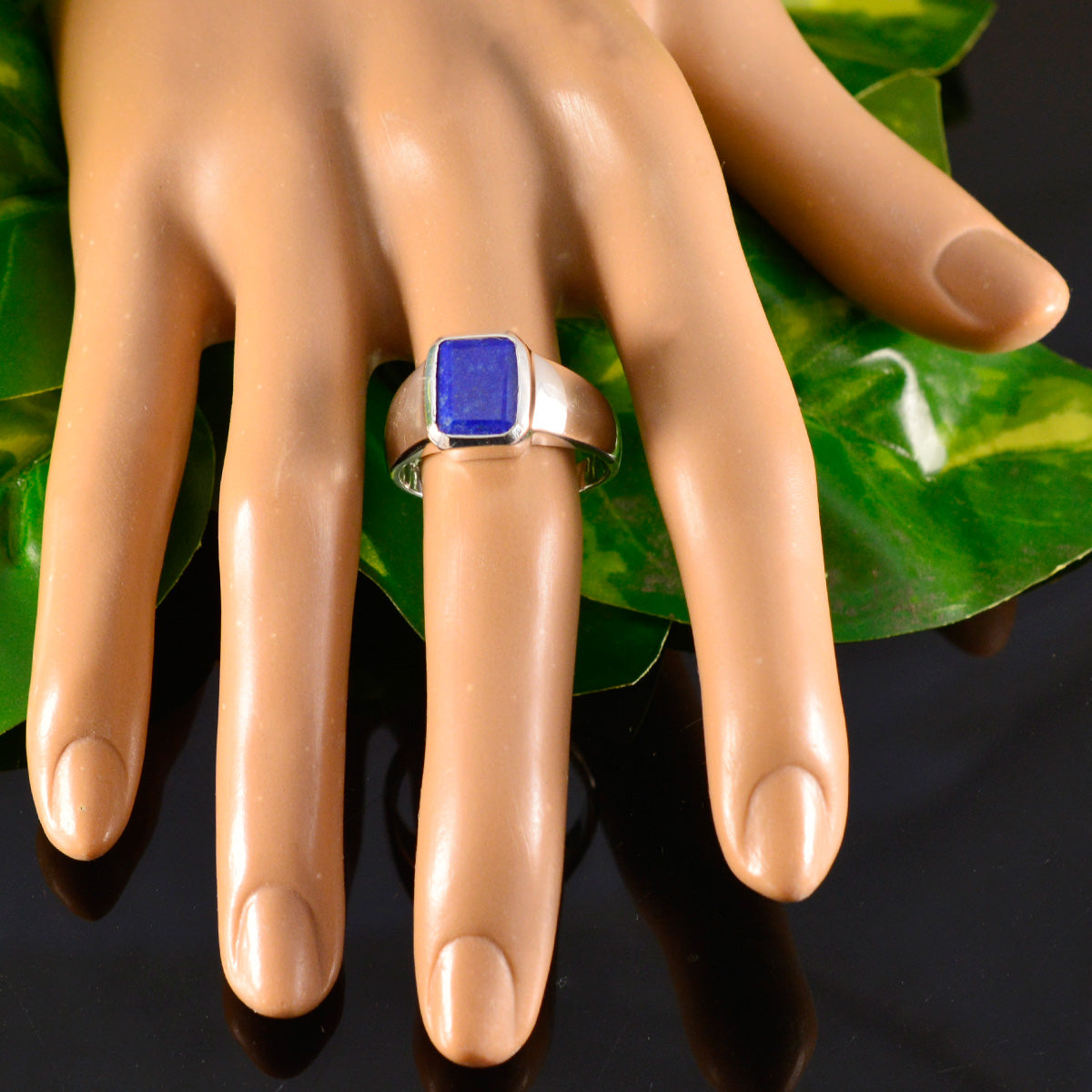 Lapis Lazuli Solitaire Russian Sterling Silver Blue Gemstone Eye catching Contemporary Ring Jewellery