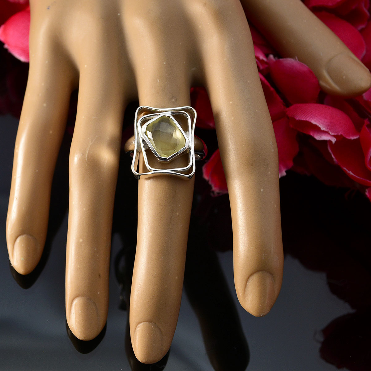 Lemon Quartz Solitaire African 92.5 Silver Yellow Gems Mid weight Signet Ring Jewellery