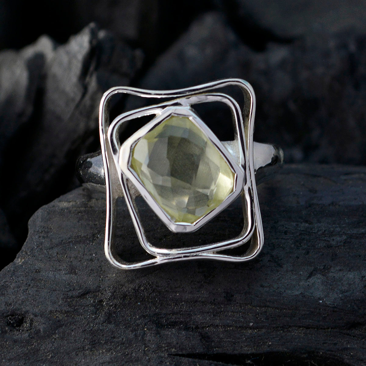 Lemon Quartz Solitaire African 92.5 Silver Yellow Gems Mid weight Signet Ring Jewellery