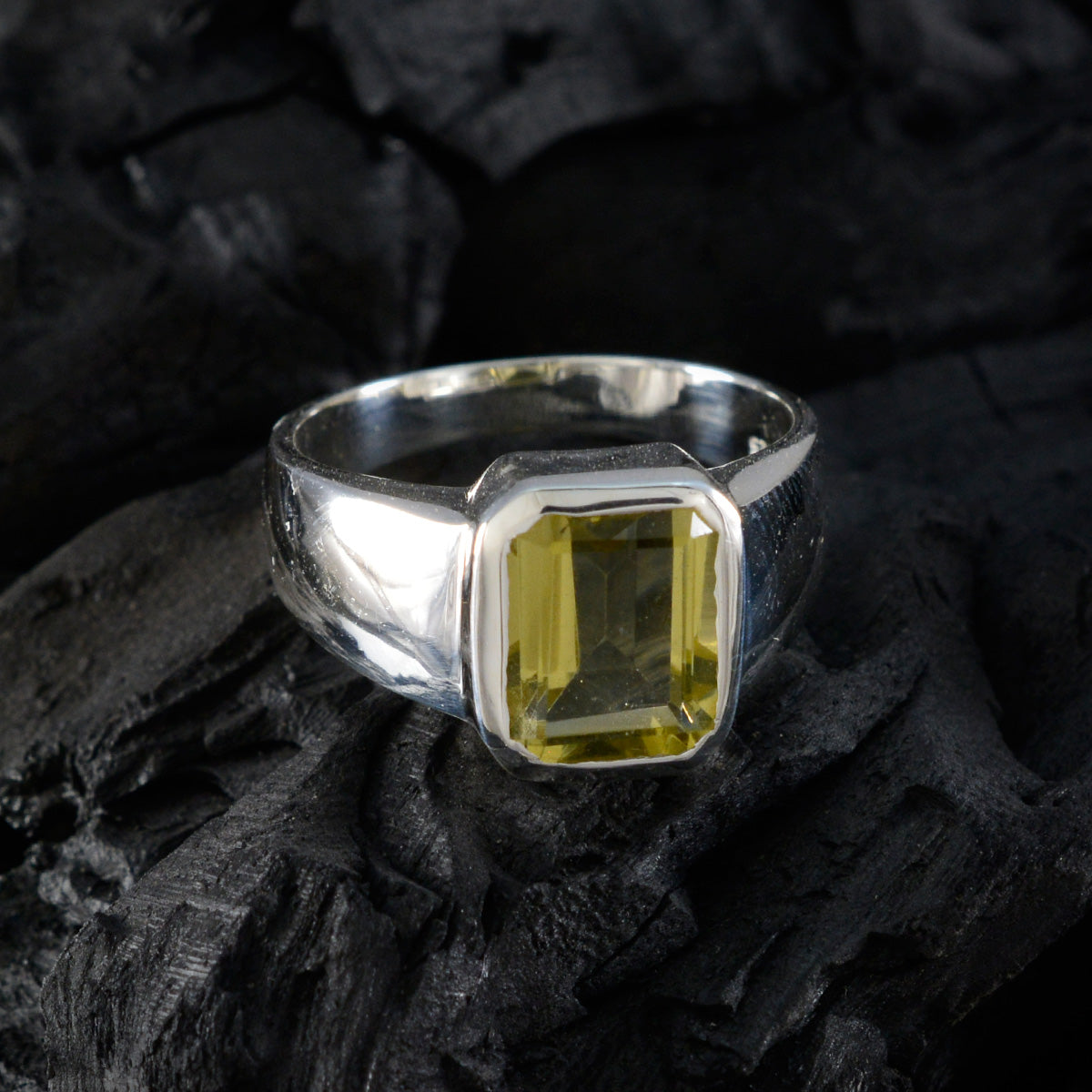 Lemon Quartz Solitaire Egyptian Sterling Silver Yellow Gemstones Mid weight Signet Ring Jewellery