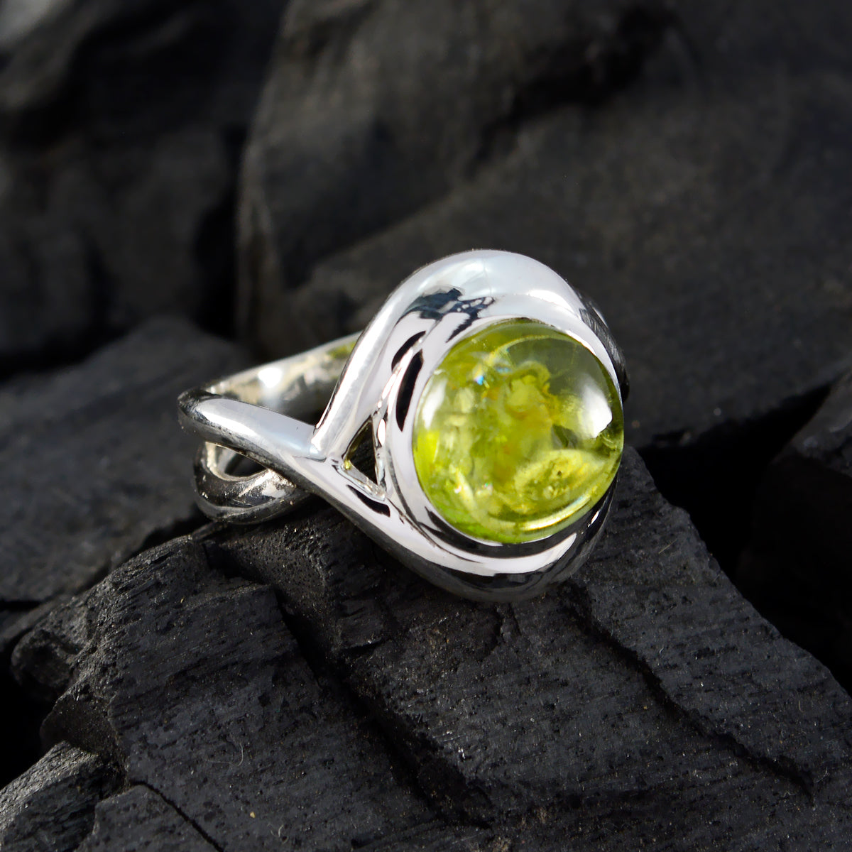 Peridot Solitaire Egyptian Silver Green Gemstone Mid weight Luxurious Ring Jewelry