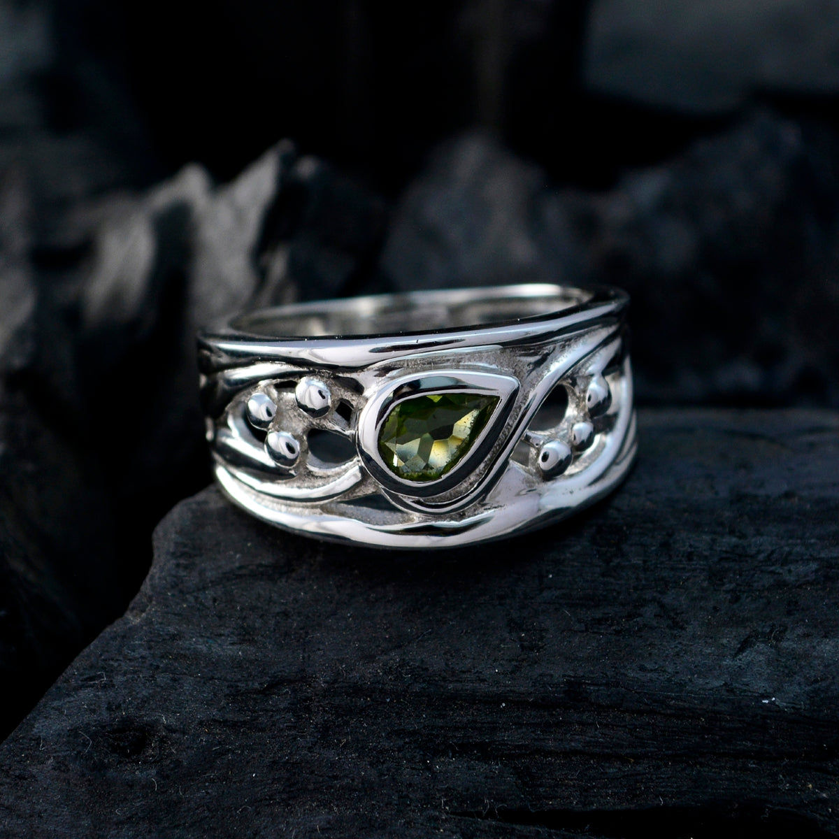 Peridot Solitaire Moroccan 92.5 Silver Green Gems Classic Romantic Ring Jewelry