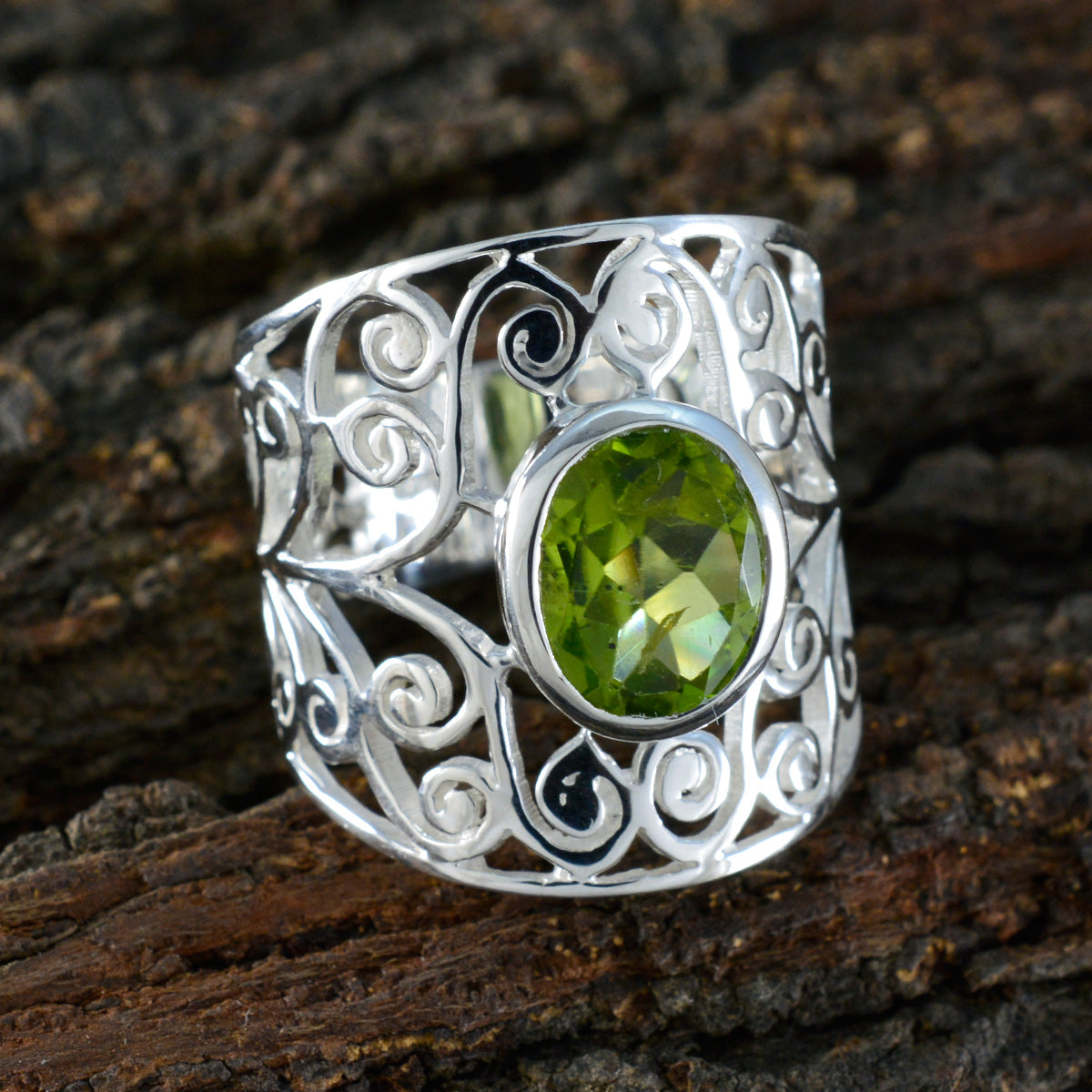 Peridot Solitaire Italian Silver Green Gemstone Versatile Filigree  Ring Jewellery