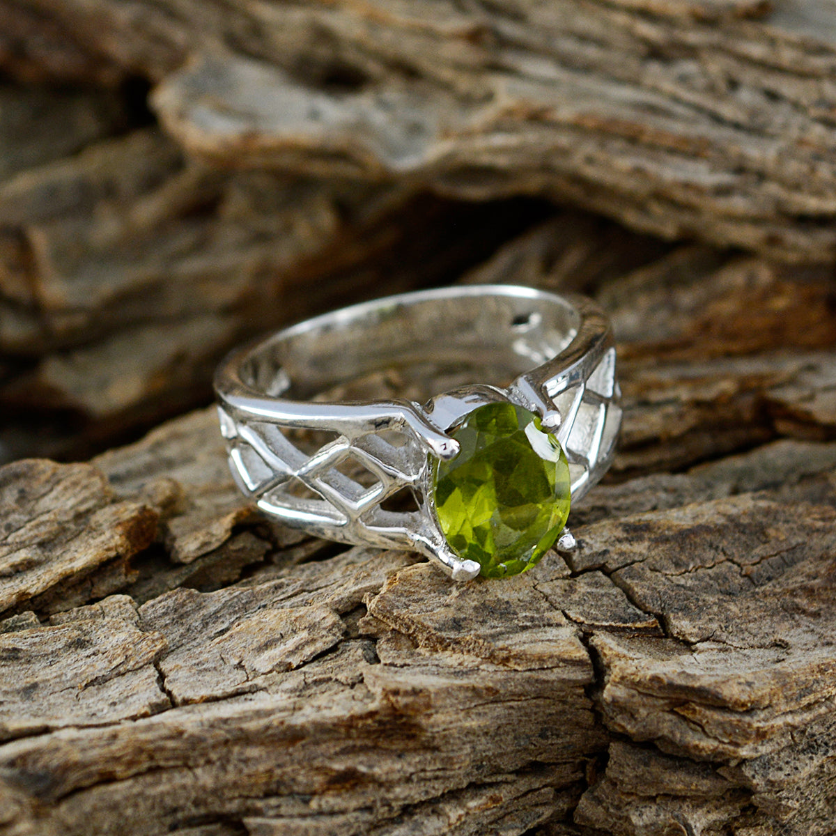 Peridot Solitaire Russian 92.5 Silver Green Gemstone Slim Traditional Ring Jewellery