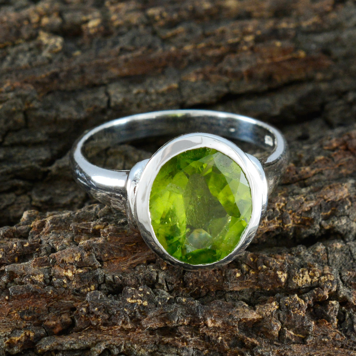 Peridot Solitär Afrikanisches Silber Grüne Edelsteine Minimal Traditioneller Ring Schmuck