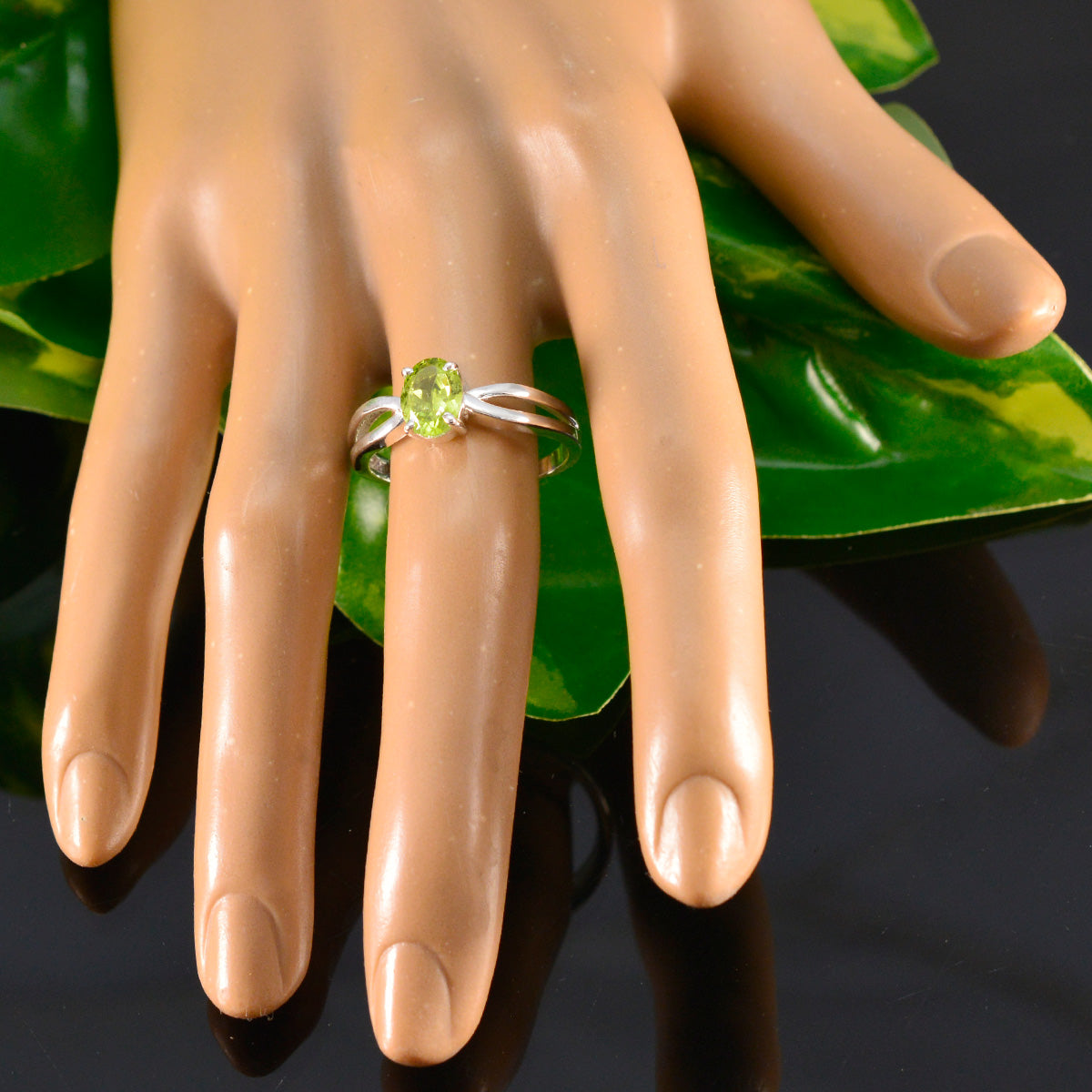Peridot Solitaire American 925 Silver Green Gemstone Delicate Sophisticated Ring Jewelry