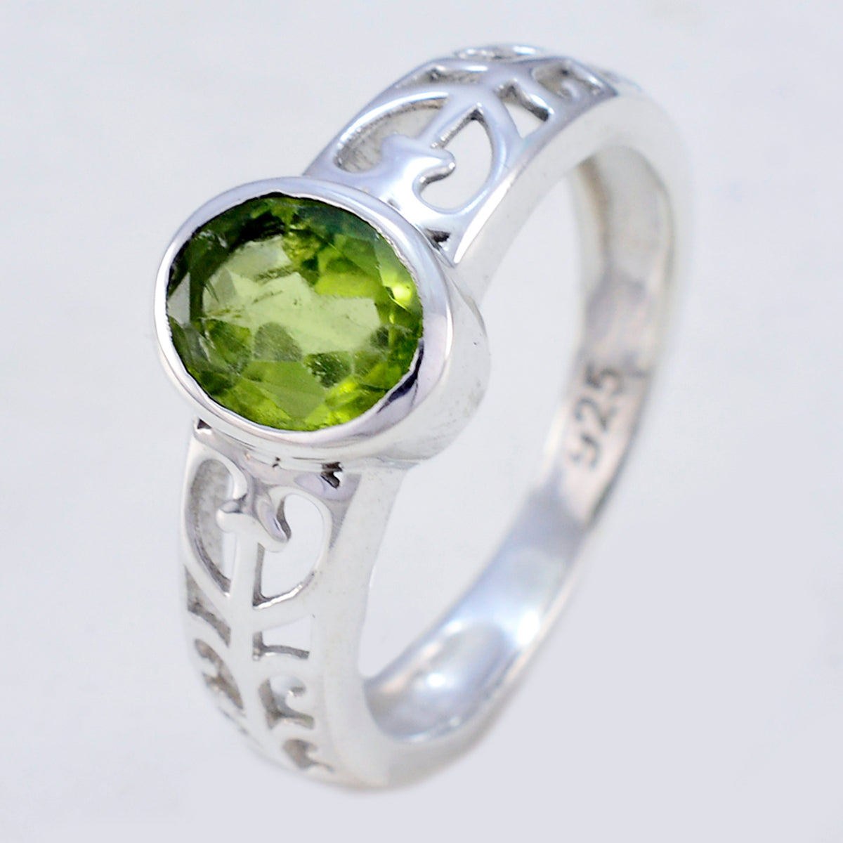 Peridot Solitaire Latijns-Amerikaans zilver met groene edelstenen, fluisterdunne ring van touwdraad Secundaire afbeelding