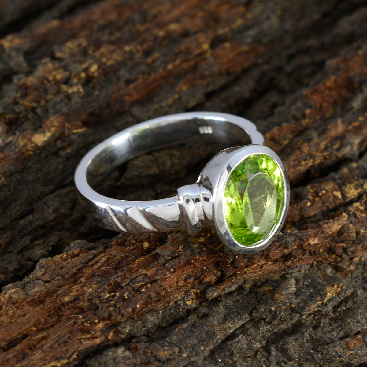 Peridot Solitaire Russian 92.5 Silver Green Gemstone Classic Fairytale Ring Jewelry