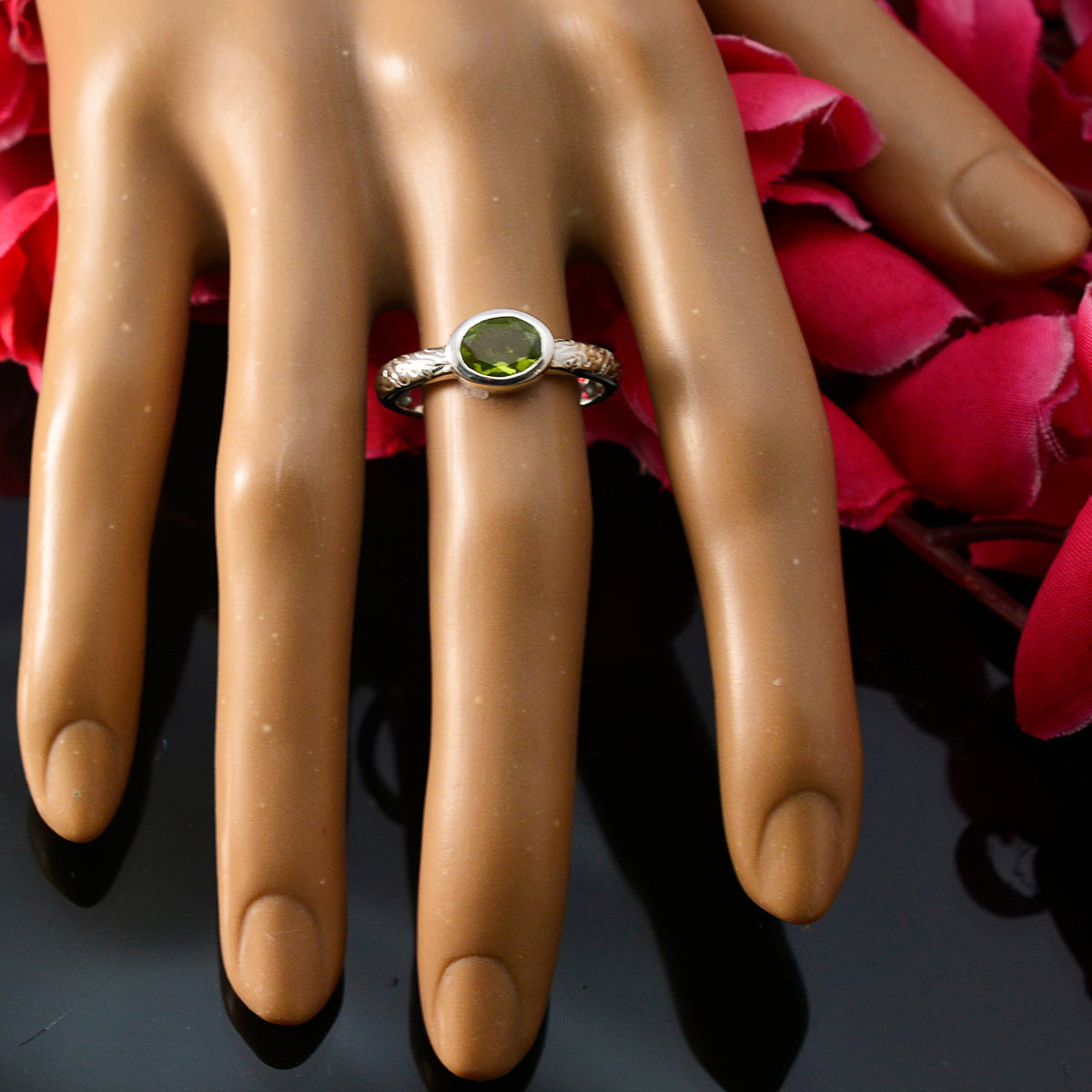 Peridot Solitaire Indian 92.5 Silver Green Gems Featherlight Twist Ring Jewellery