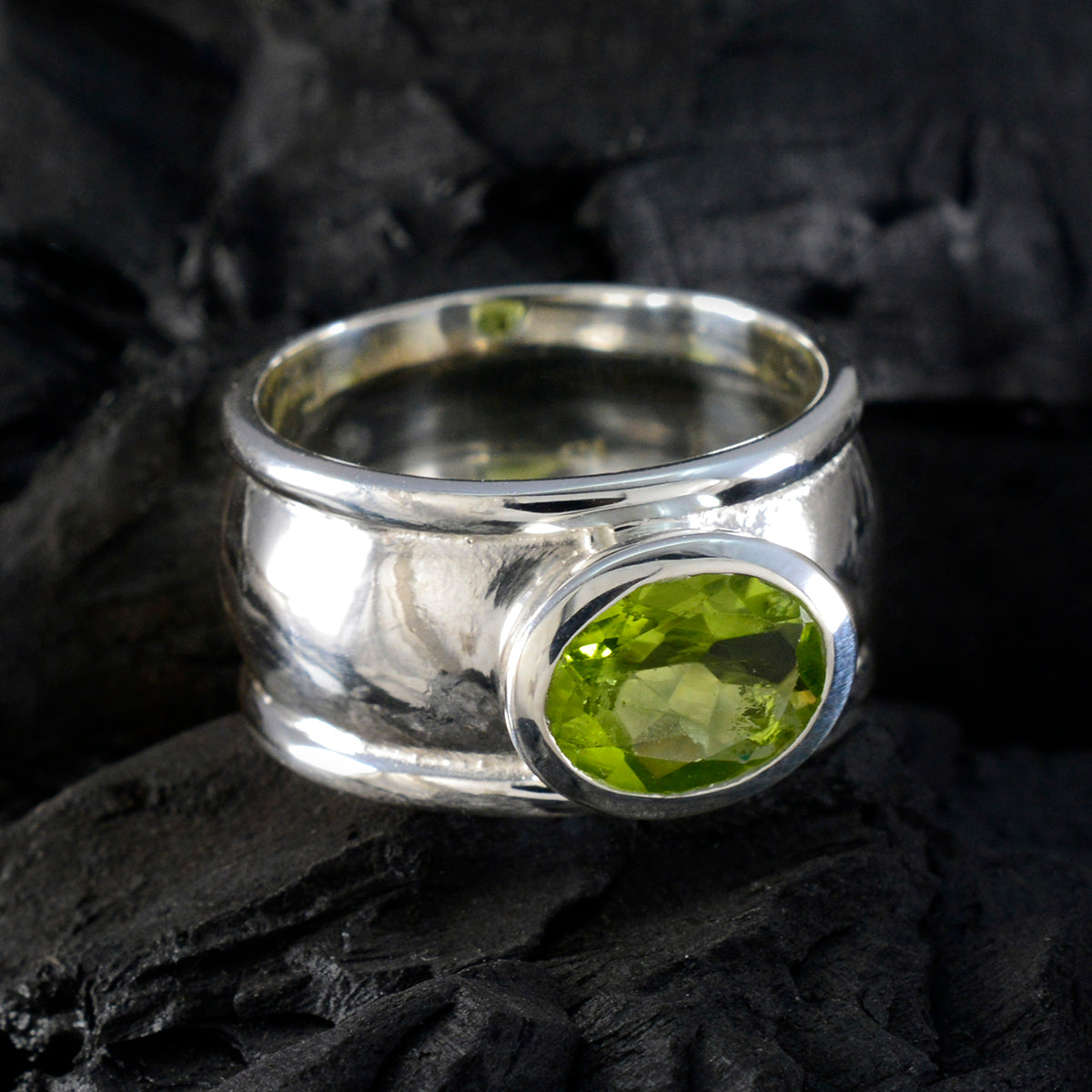 Peridot Solitaire Spanish 925 Silver Green Gemstone Edgy Heritage Ring Jewelry