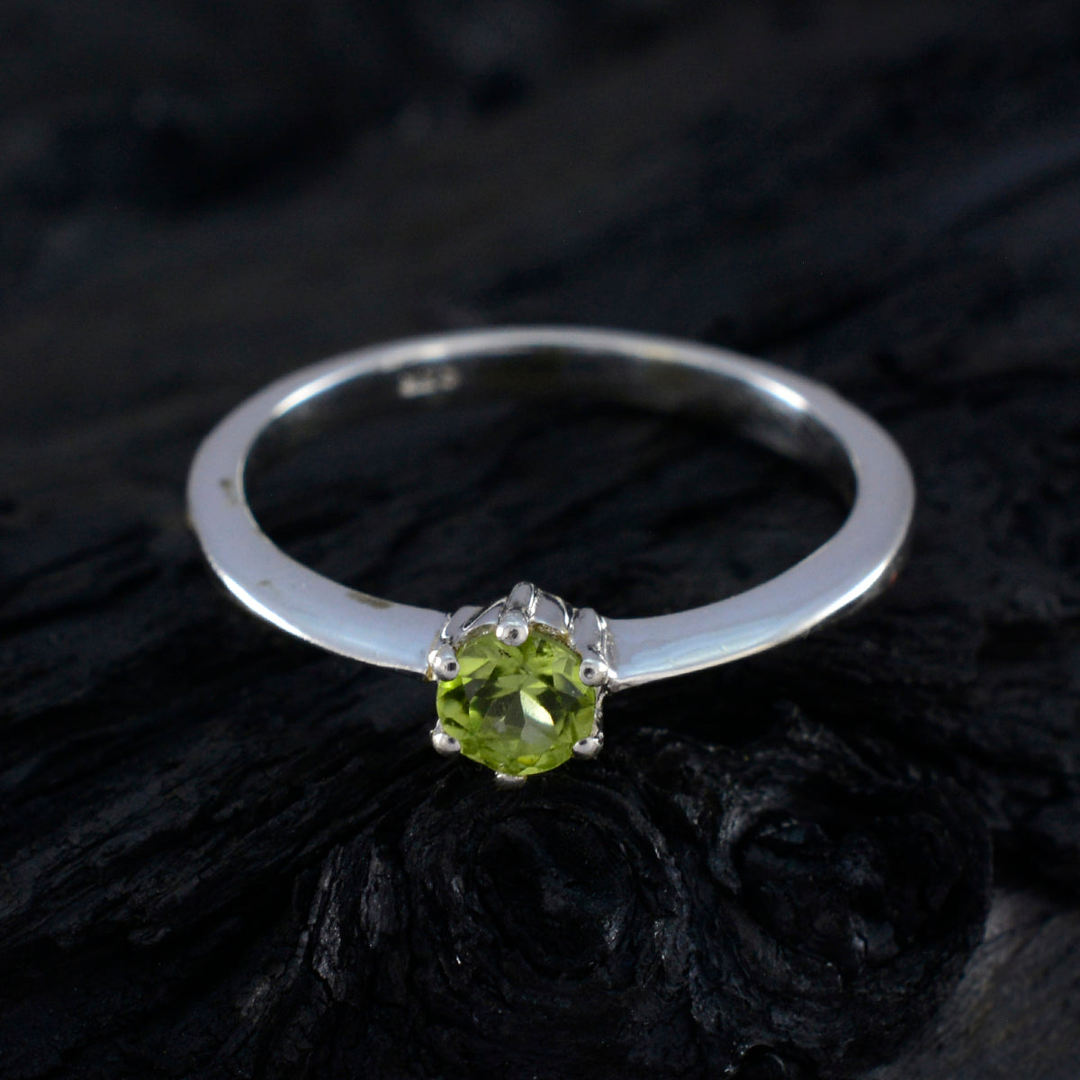 Peridot Solitaire Korean 92.5 Silver Green Gems Elegant  Luxurious Ring Jewelry