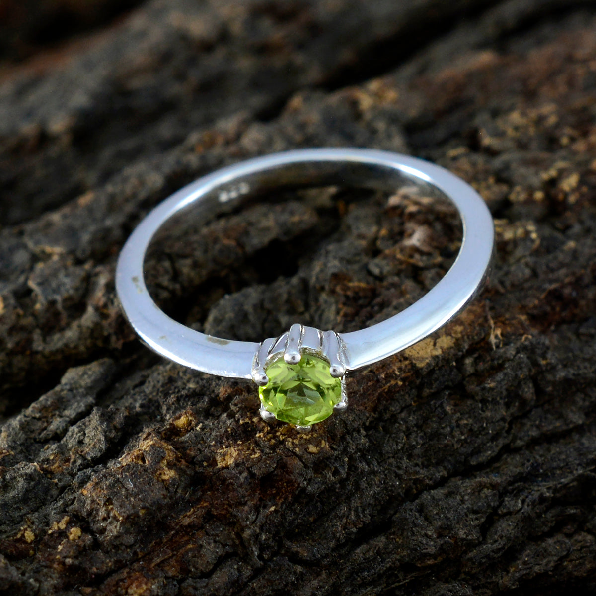 Peridot Solitaire Korean 92.5 Silver Green Gems Elegant  Luxurious Ring Jewelry