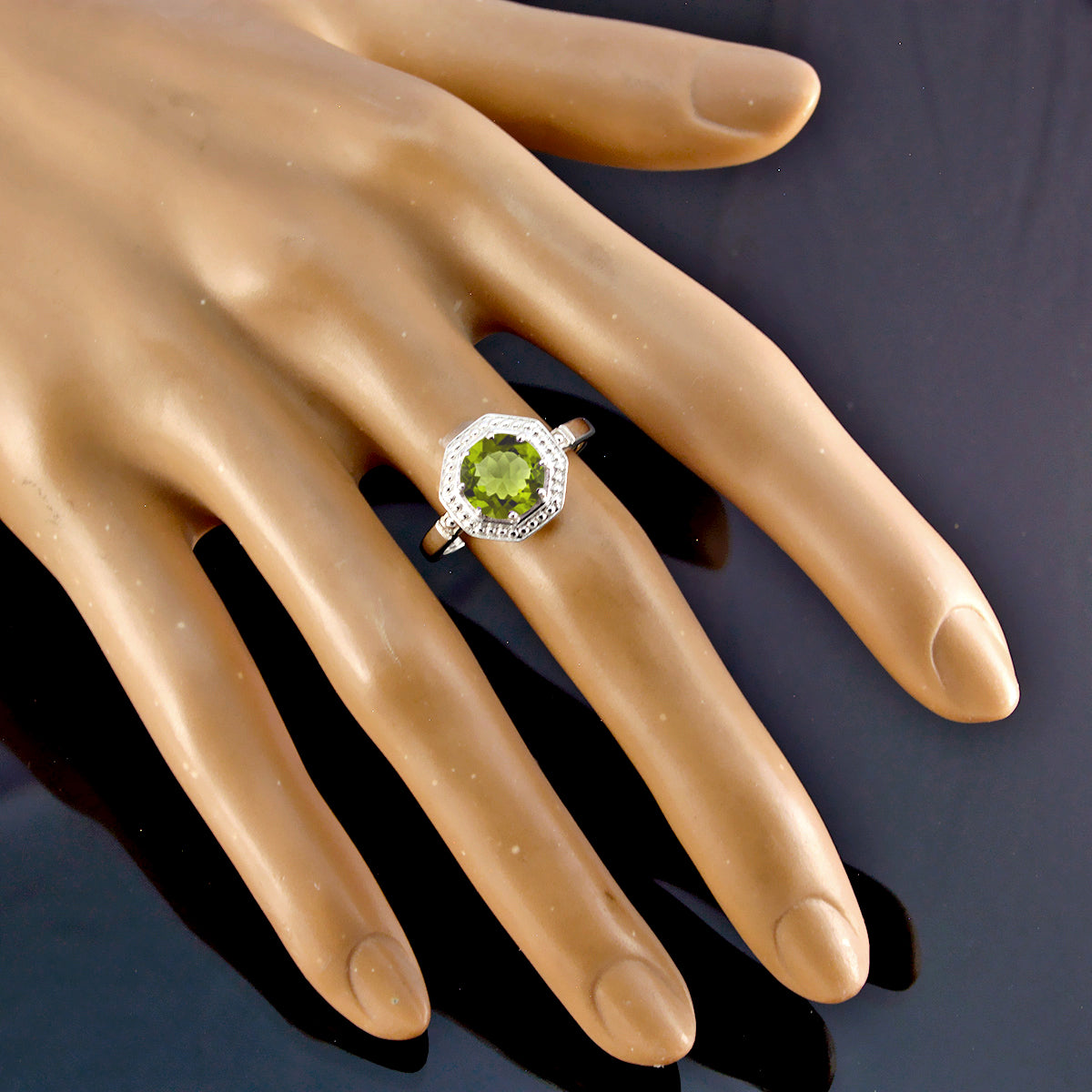 Peridot Solitaire Koreaans Sterling Zilver Groene Edelstenen Fluisterdunne Glamour Ring Sieraden Secundaire afbeelding